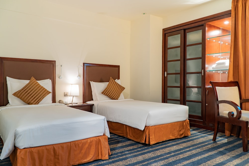 Abu Dhabi Vacations - Al Ain Palace Hotel - Property Image 10