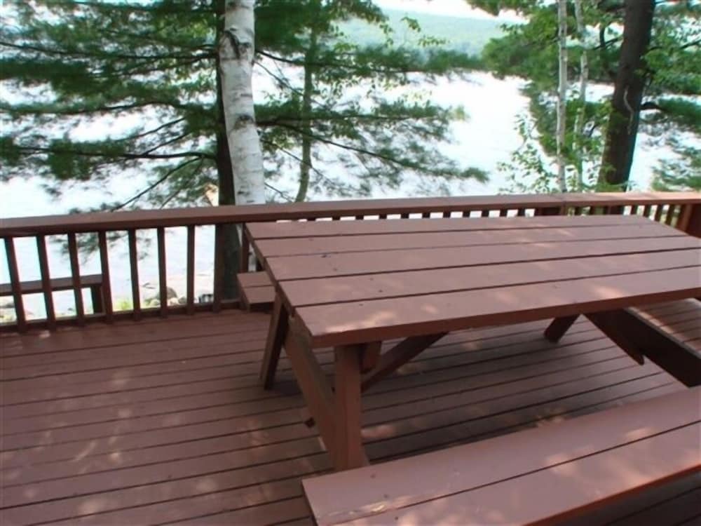 282 Papineau Lake 3 Bedroom Cottage