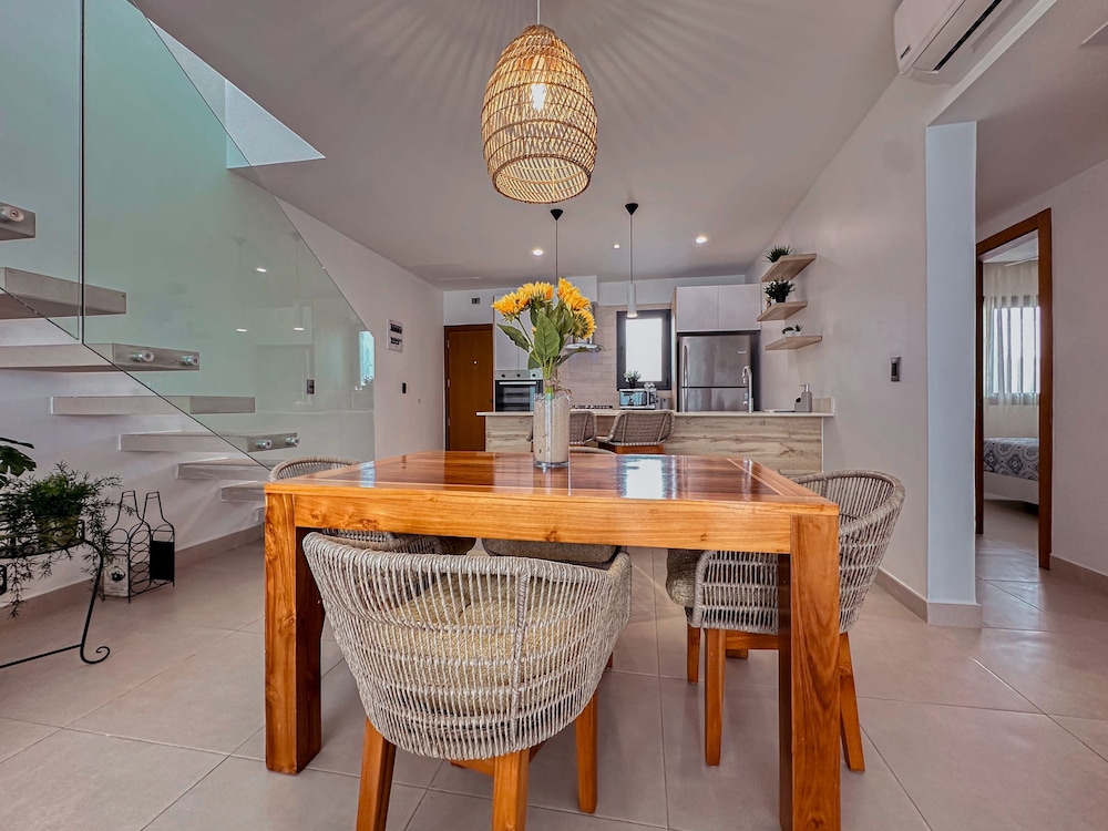 Fantastic Beach Penthouse With Rooftop BBQ