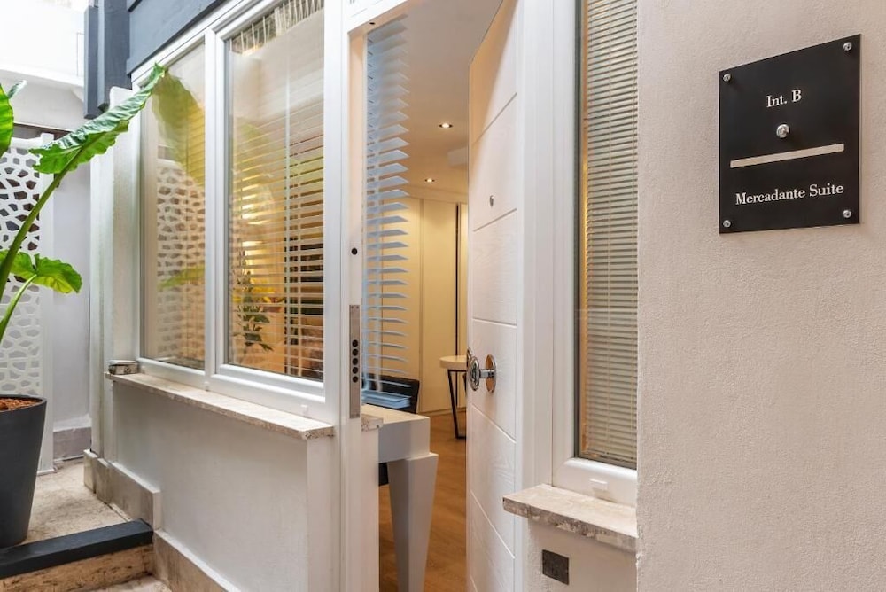 JOIVY Elegant Suites Near Villa Borghese