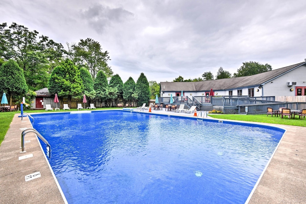 Harmony Ridge by Avantstay Large Deck w Hot Tub Forest Views