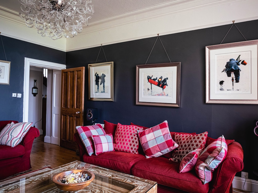 Lonsdale Villa Retreat