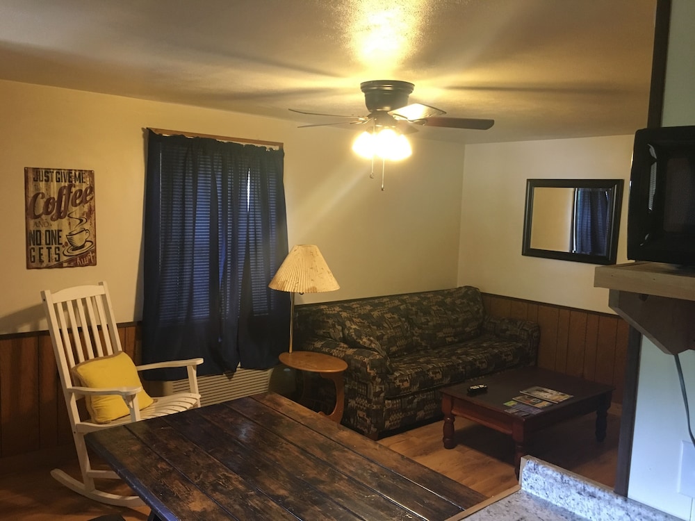 Smoky View Cottages & RV Resorts