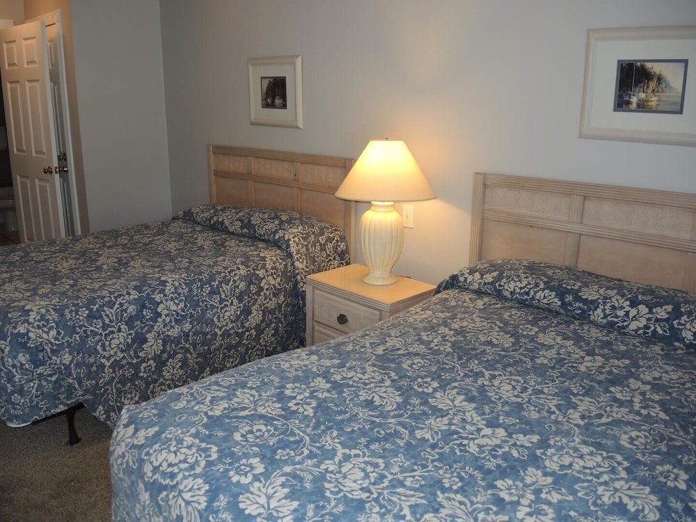 Brunswick Plantation Villa 1005 Minutes from Sunset Beach, North Myrtle Beach, and Myrtle Beach by RedAwning view 4