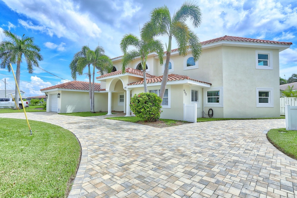 Villa At Bahia Shores-whole Property