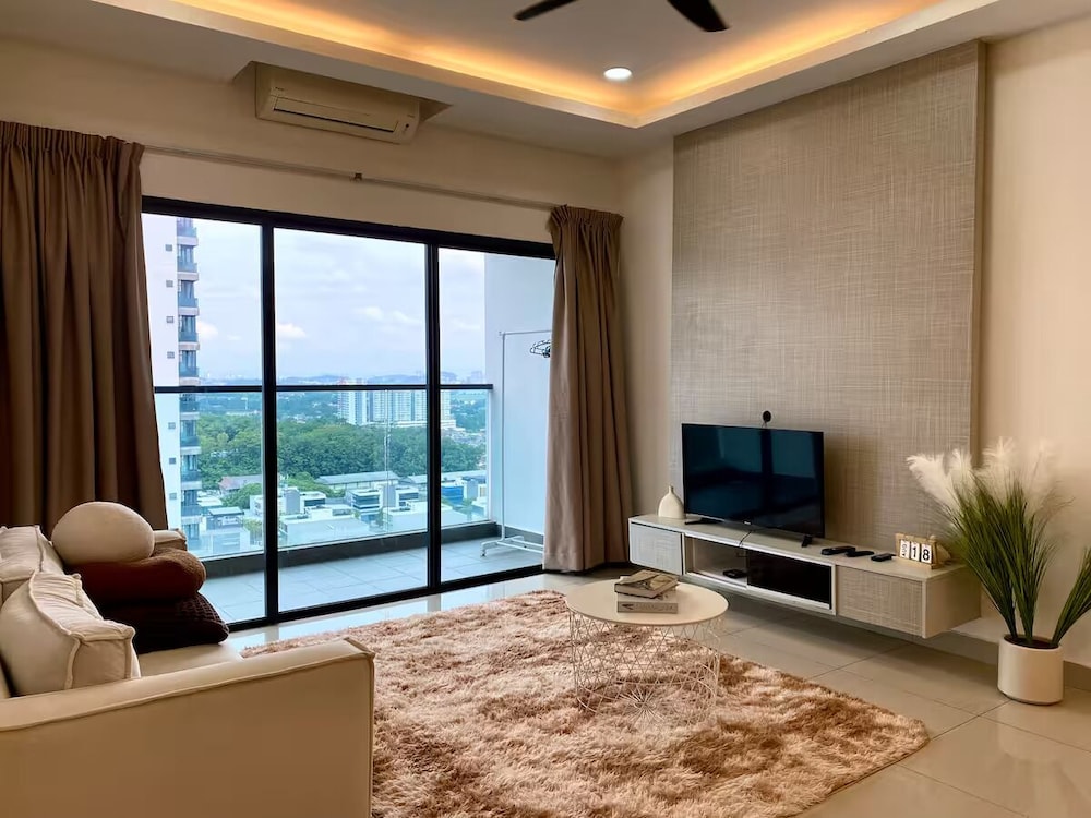 Rooftop Pool Jalan Landmark Apartments