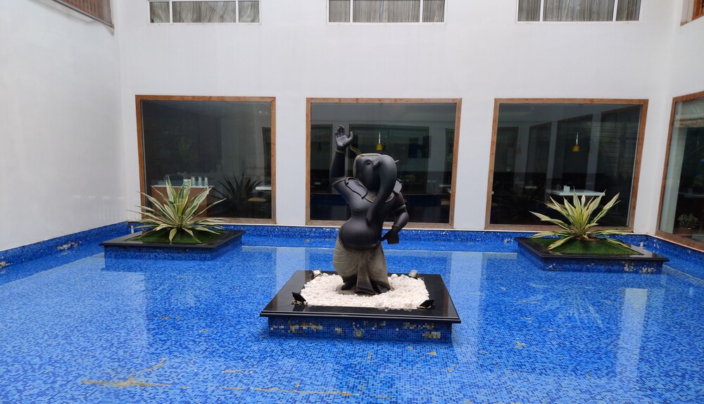 Hotel Devaragam