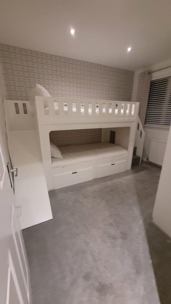 3 Bedroom, Sleeps 6, Free Parking
