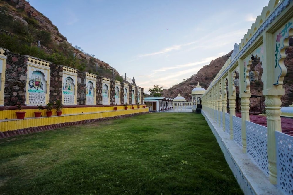 Badi Garh Resort