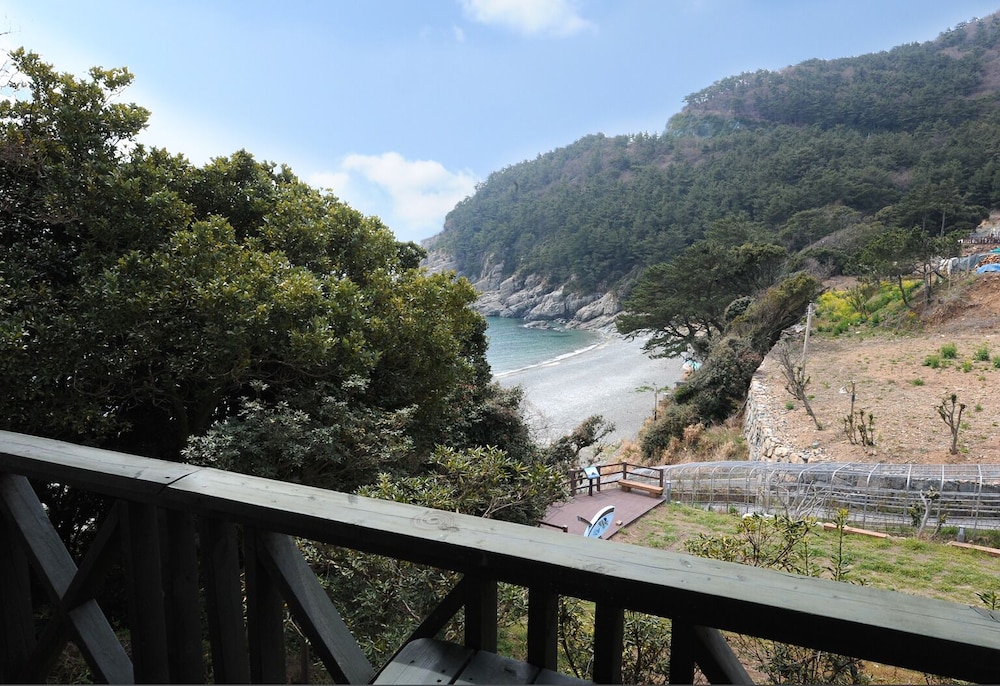 Geoje Floria Pension view 5