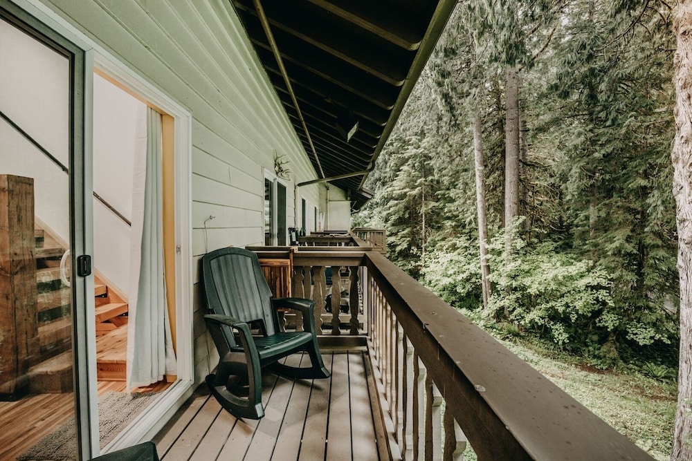 Glacier Mt Baker Lodging