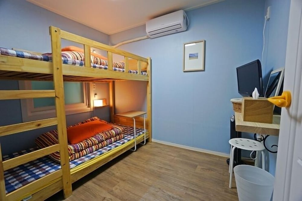 710 Guest house Yellow