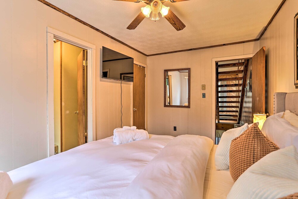 Resort Perks: Picturesque Poconos Getaway!