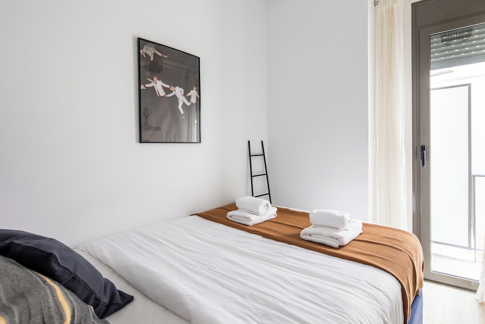 The Beatles 2-BR Apartment in Athens