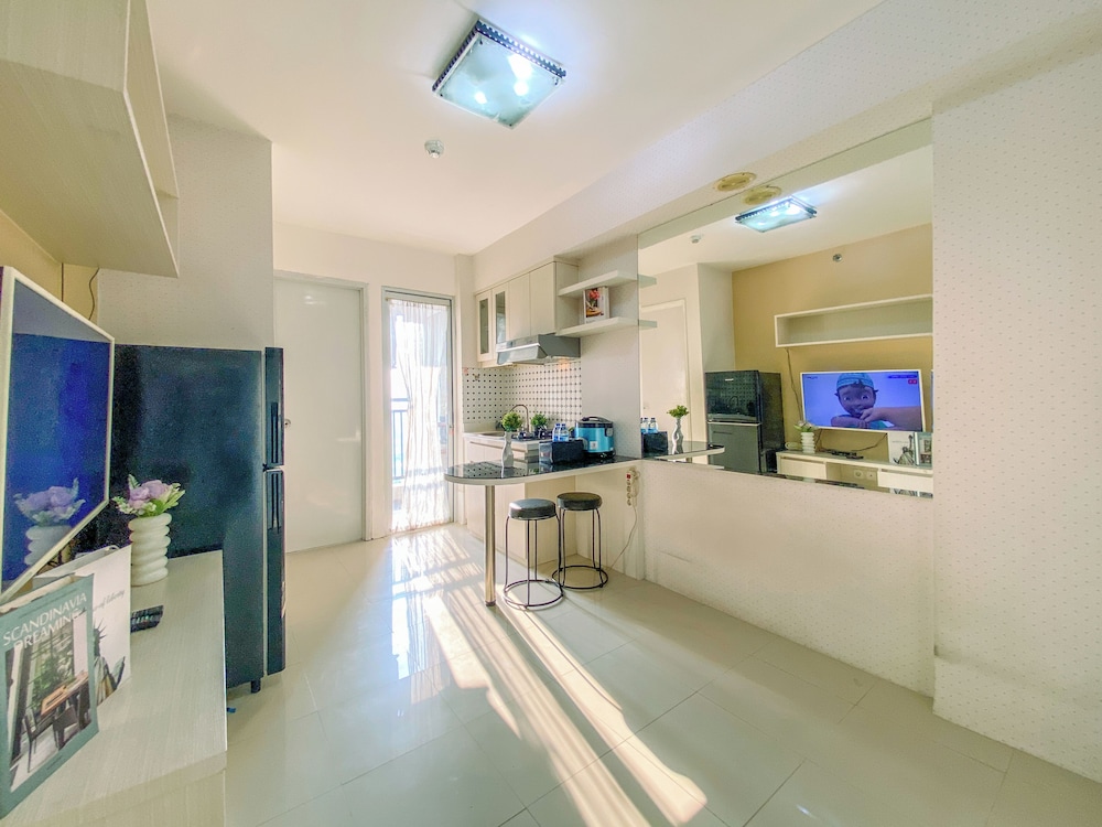 2Br Space Near Mall At Bassura City Apartment