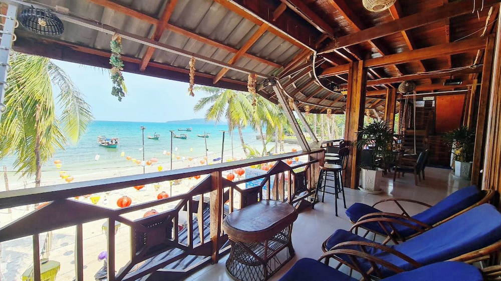 Green Ocean Lodge view 5