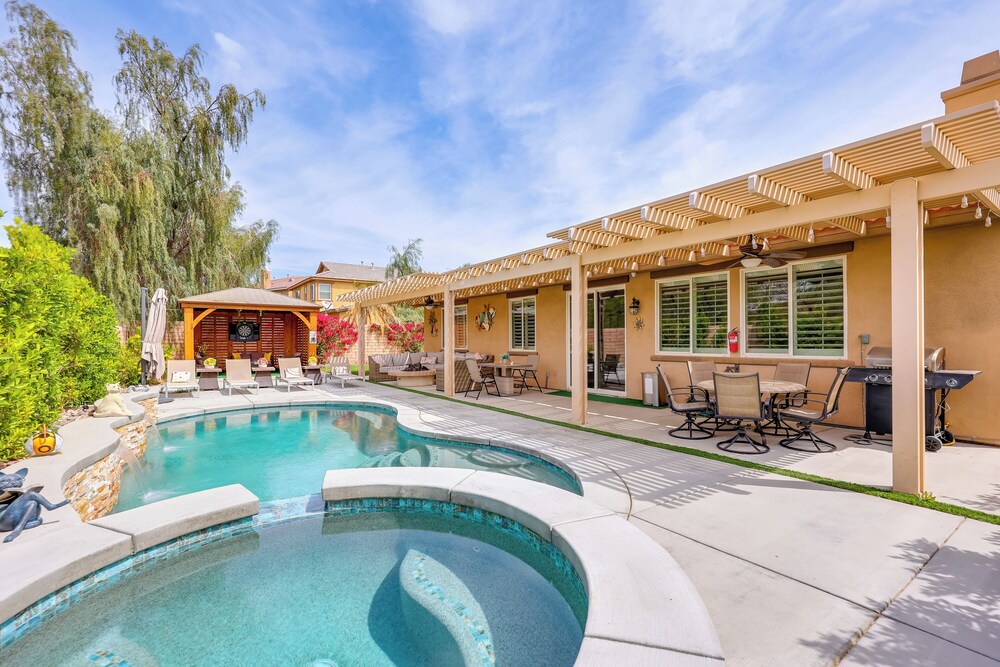 Gazebo + Putting Green: Serene Indio Getaway