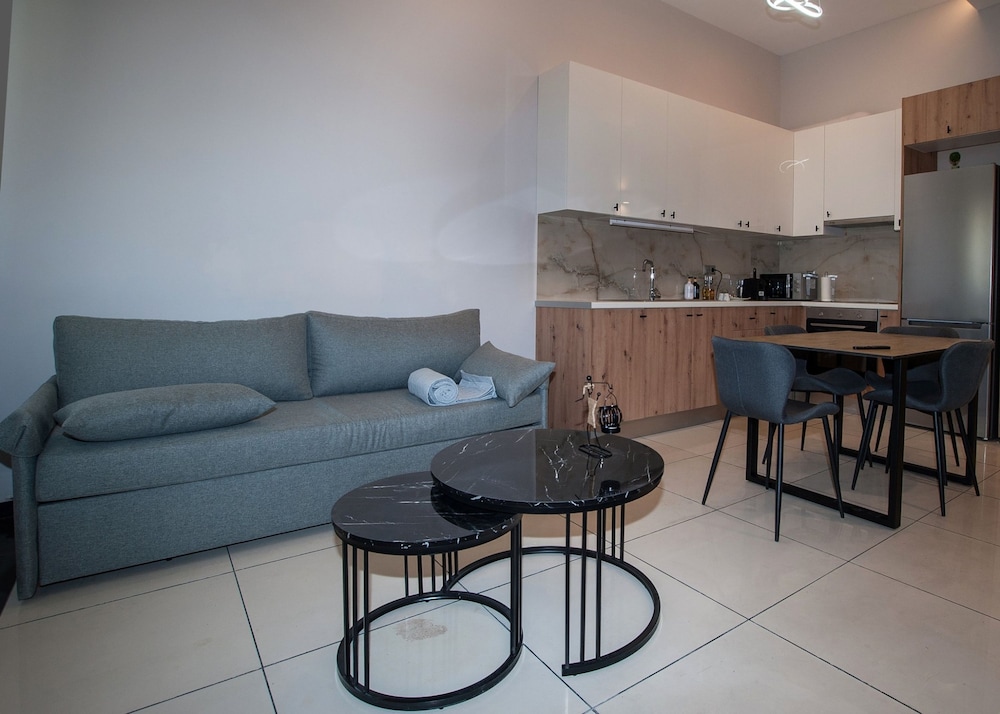 Sia s Retreat 1 in Nea Smirni