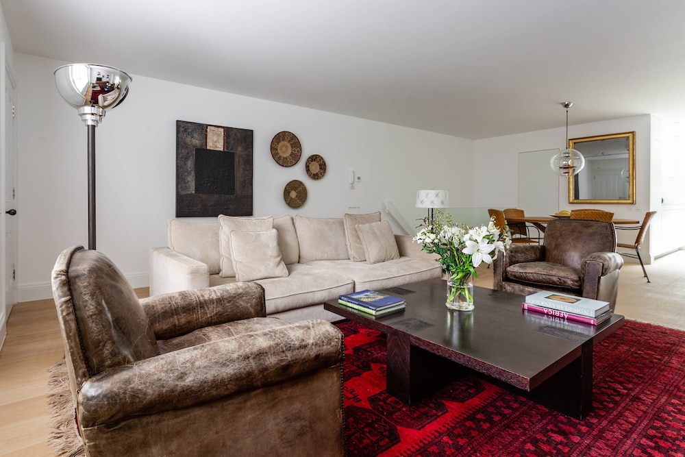 Kildare Gardens by Onefinestay