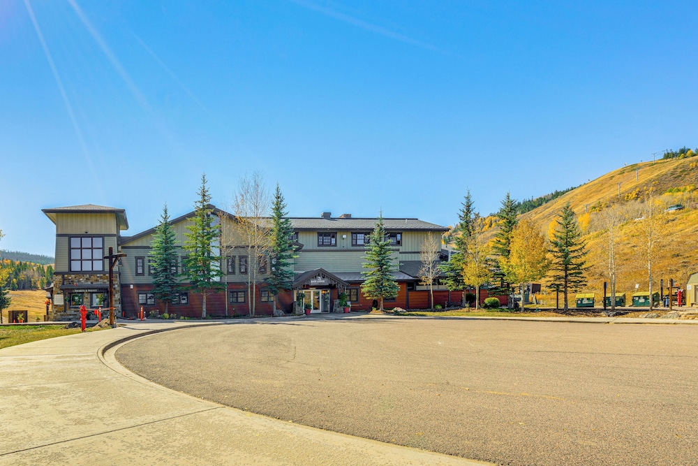 Walk to Slopes: Granby Condo w/ Balcony! view 2