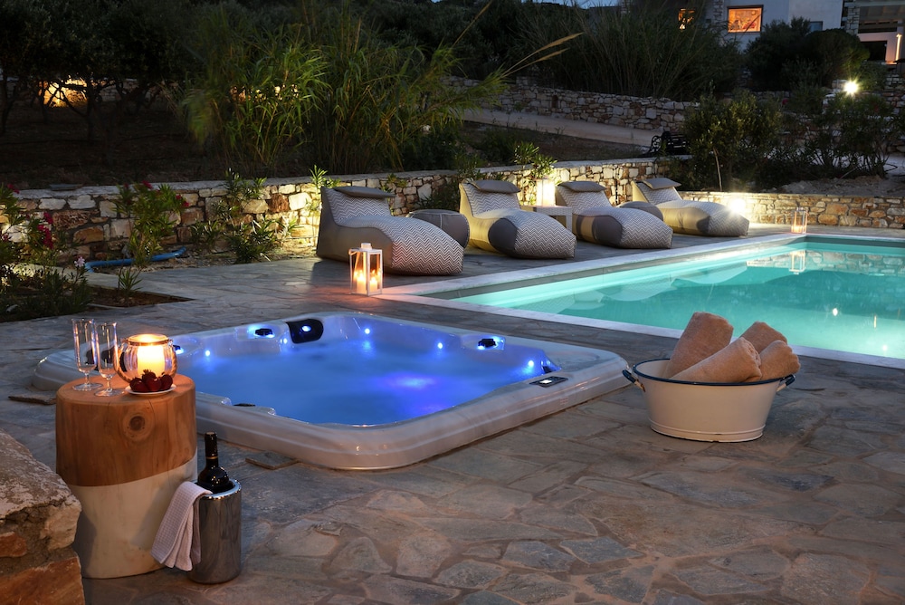 Amalgam Homes Paros