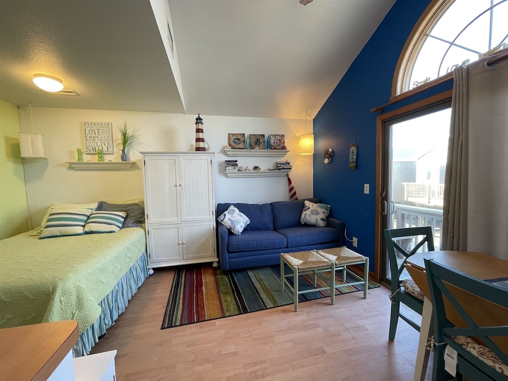 15 Don't Worry Be Happy Studio Bedroom Condo by RedAwning