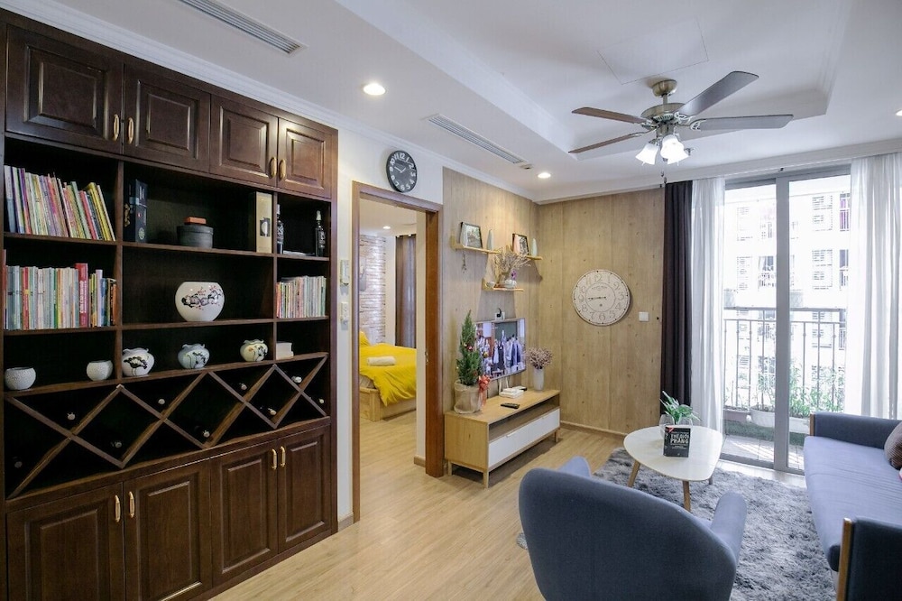 Bom Homestay Vinhomes Times City