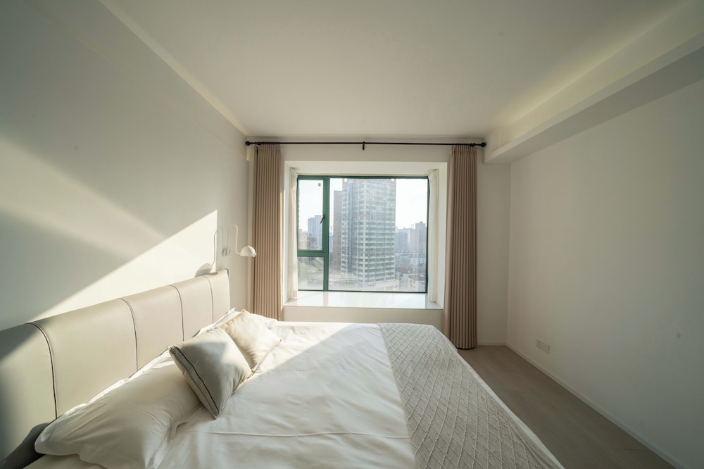 Book and Bed-Lujiabang