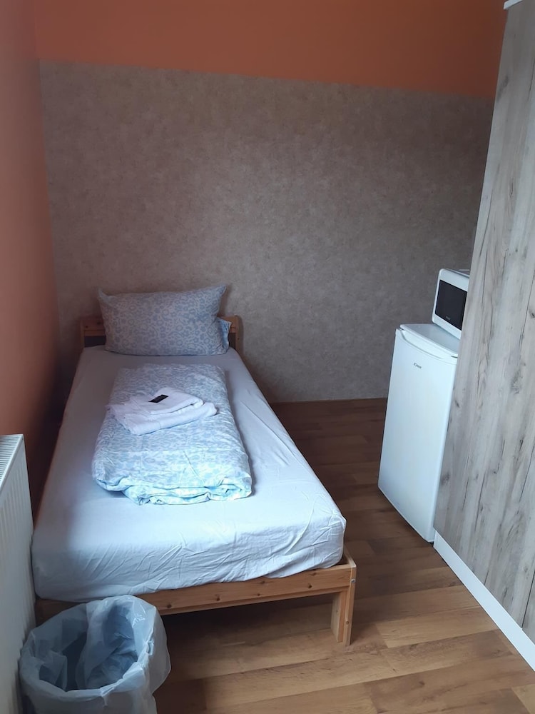 2-Rent Group Hostel Rooms&Apartments TUB19A