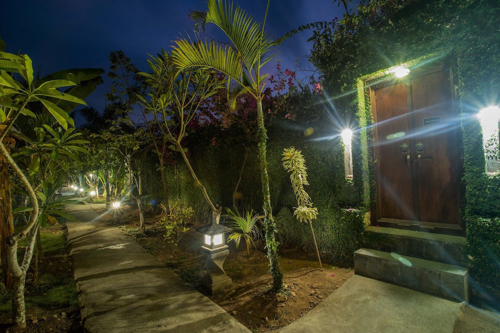 Sunset Garden Nusa Lembongan