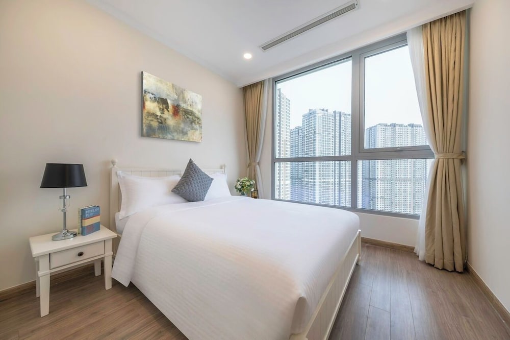 Somi Luxstay LP