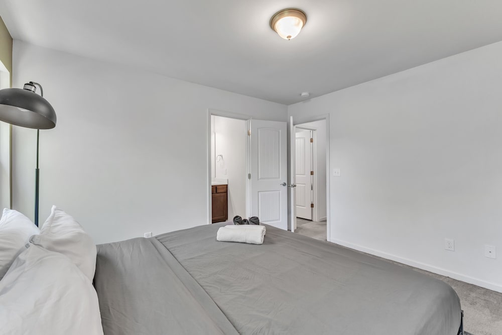 King 3BR Townhouse Mins to Cary NC State