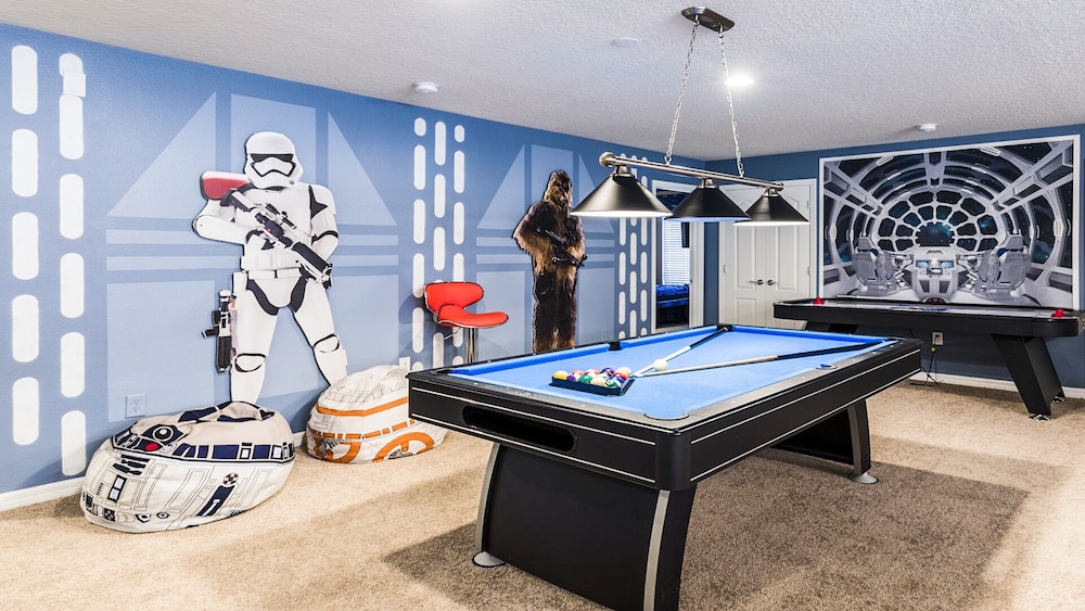Exclusive Windsor Home Near Theme Parks