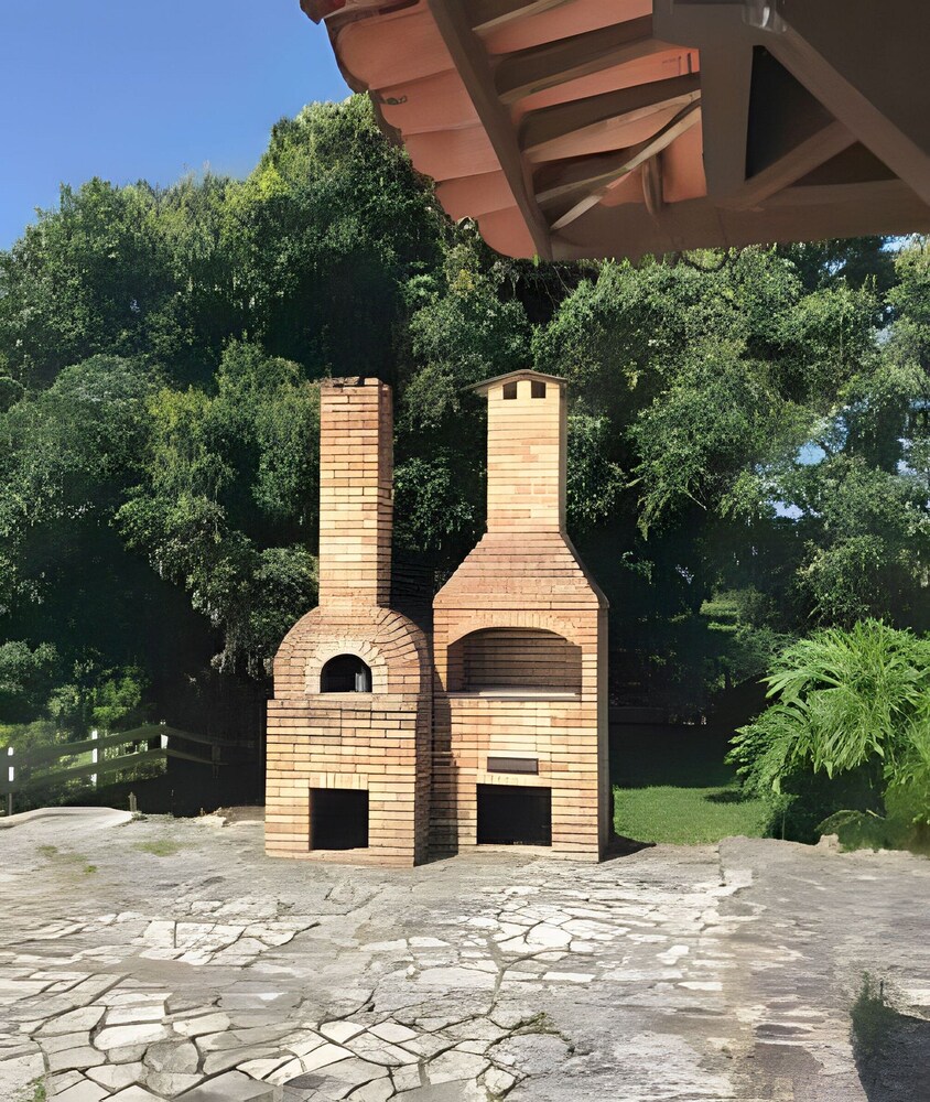 Sítio em Aldeia com piscina vista vale