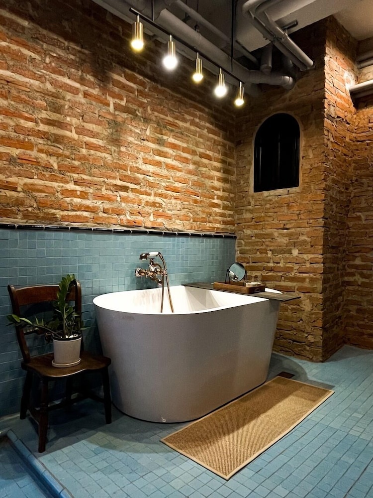 Cataleya Estate Boutique Hotel