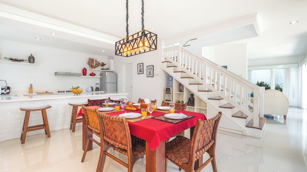 Villa Alun by Villa Finder