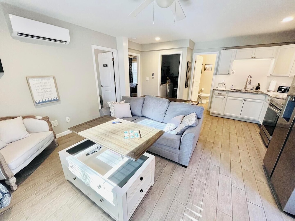 Central Avenue 33476