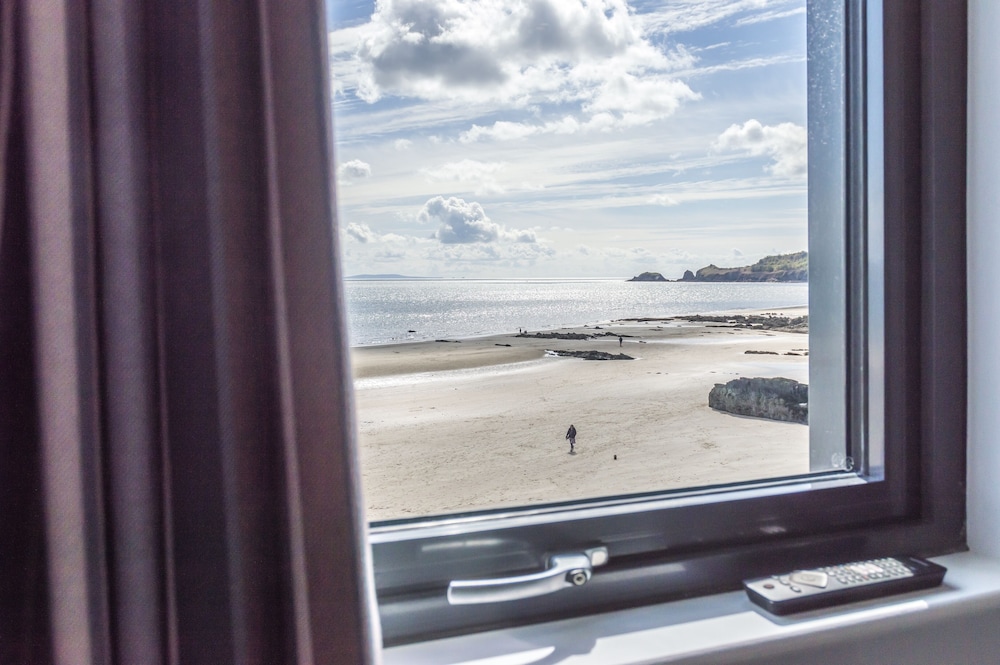 Ocean Cabins - Saundersfoot view 2