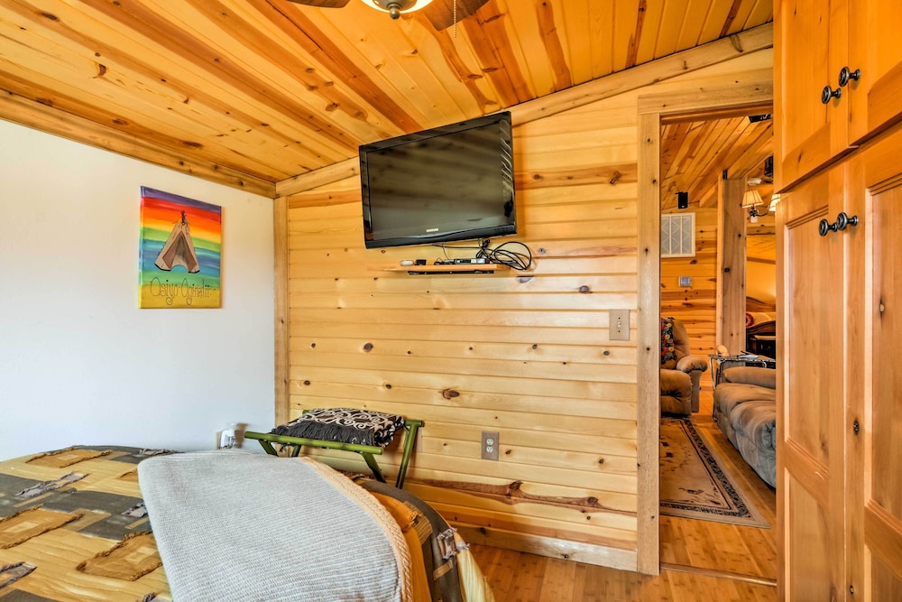 Bartlesville Vacations - Bartlesville Cabin w/ Pool, Hot Tub  Trampoline! - Property Image 4