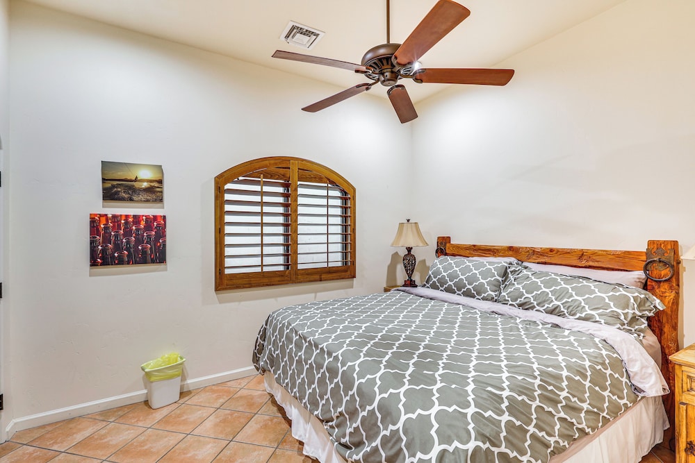 Game Room + Dock: Riverfront Escape in Parker!