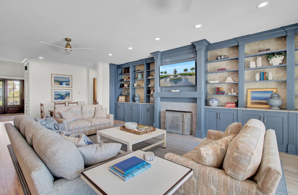 114 Ocean Boulevard by Avantstay Beachfront Infinity Pool Basketball Court Recently Renovated