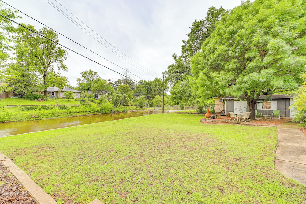 6 Mi to Dtwn: Waterfront Home in Tulsa!