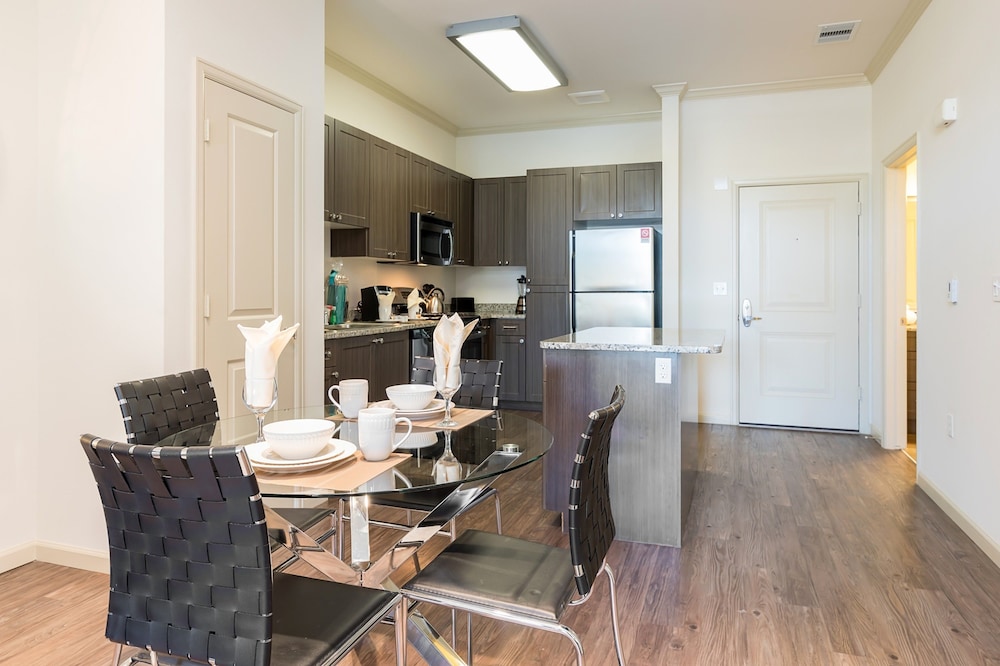 San Jose Vacations - Global Luxury Suites Baypointe Station - Property Image 3
