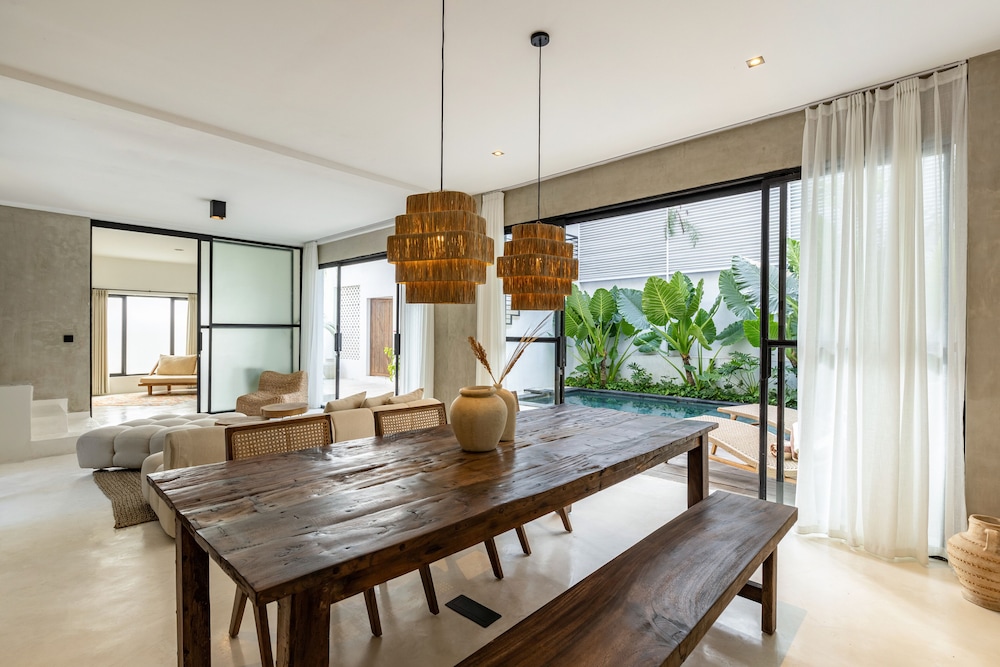 4BR Luxe Pool Villa Canggu near Finns view 5