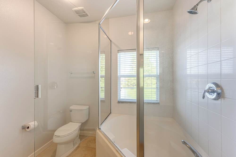 3 Mi to Disney: Retreat w/ Hot Tub & Resort Perks!