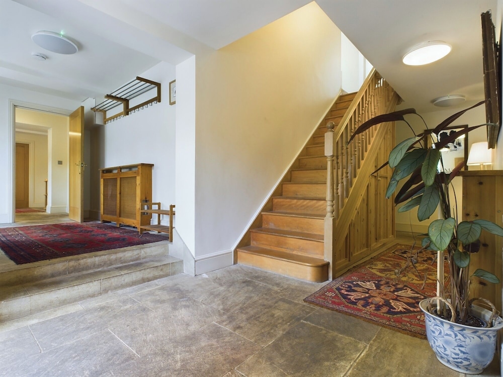 Tranquil Retreat in Devauden Countryside