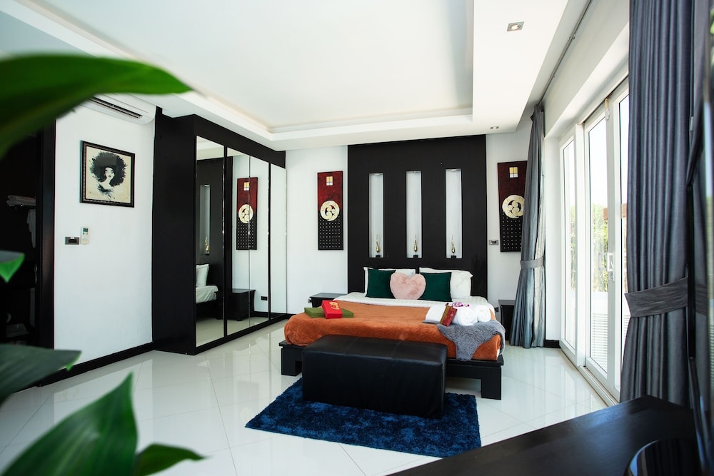 Hollywood Pool Villa Jomtien Pattaya