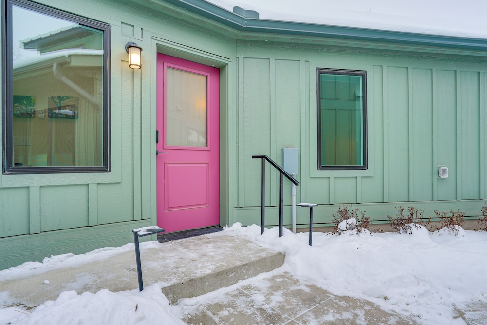 < 1/2 Mi to Downtown: Quiet Northfield Apartment