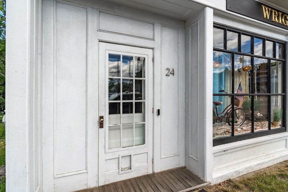 Bryant Farm Limit 27 5 Bedroom Farmhouse by RedAwning view 5