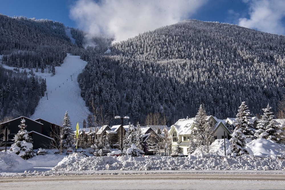 Etta Place 1 by Avantstay Ski In Ski Out Unit w Views of the Slopes